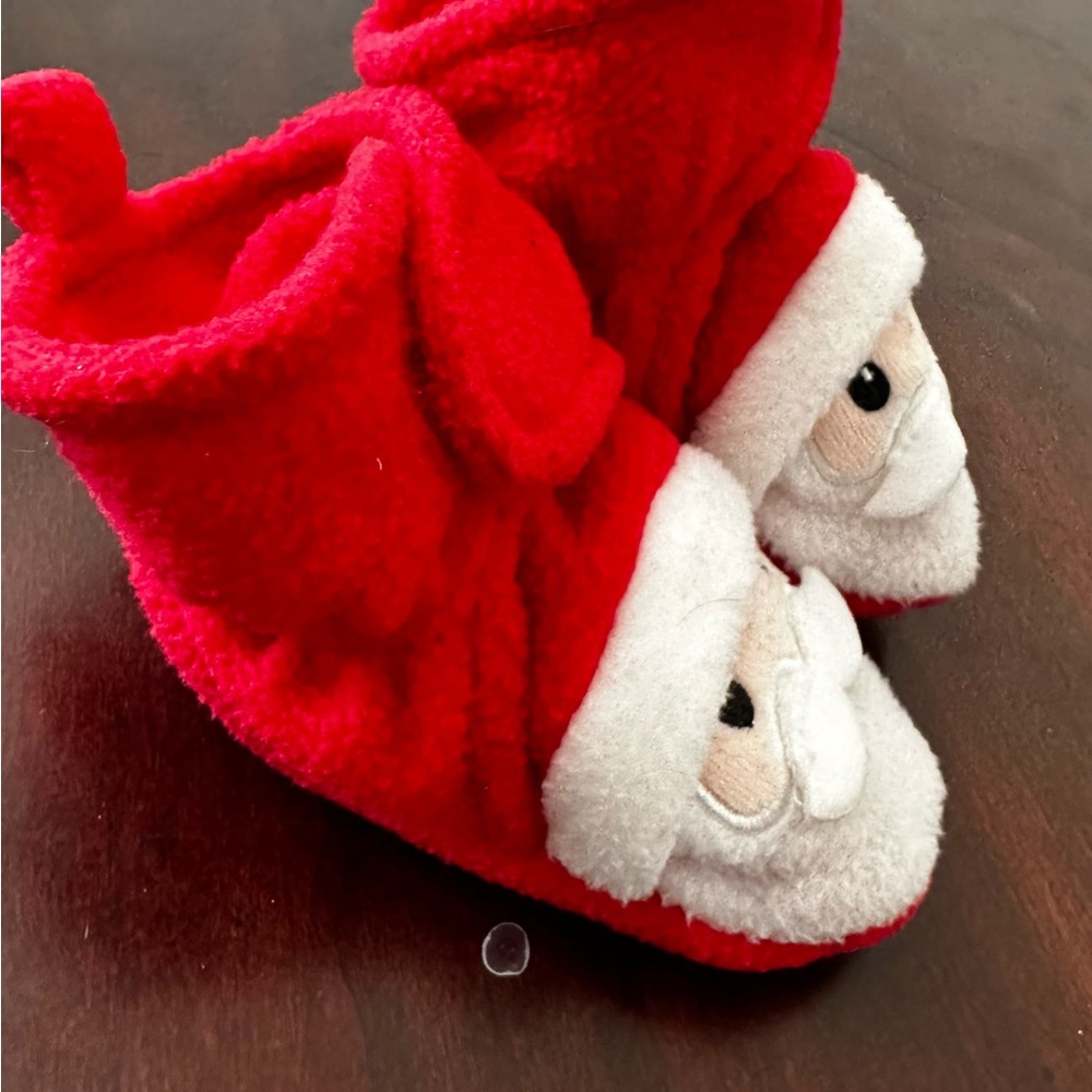 Baby Santa slippers - Picture 2 of 4